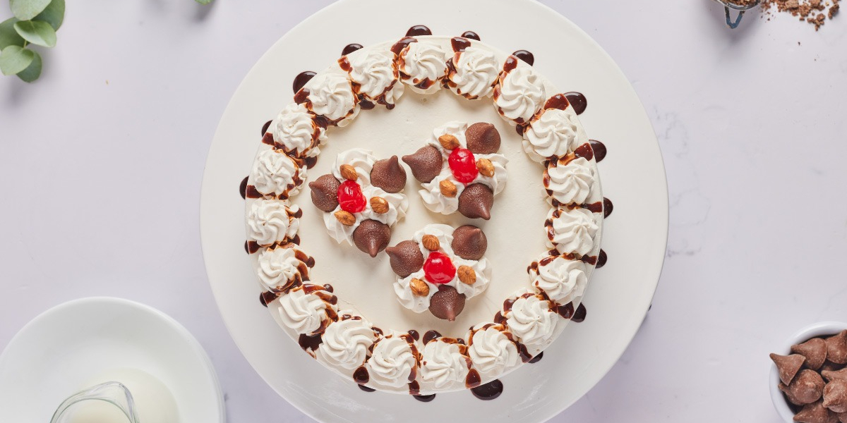 Pastel de Kisses con Almendras