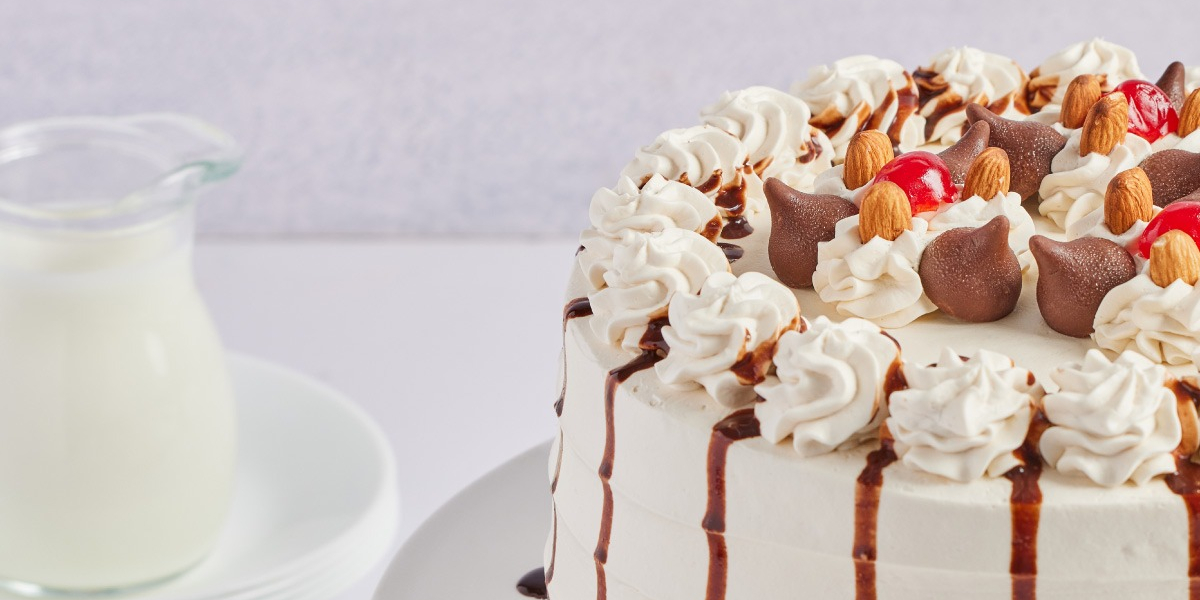 Pastel de Kisses con Almendras