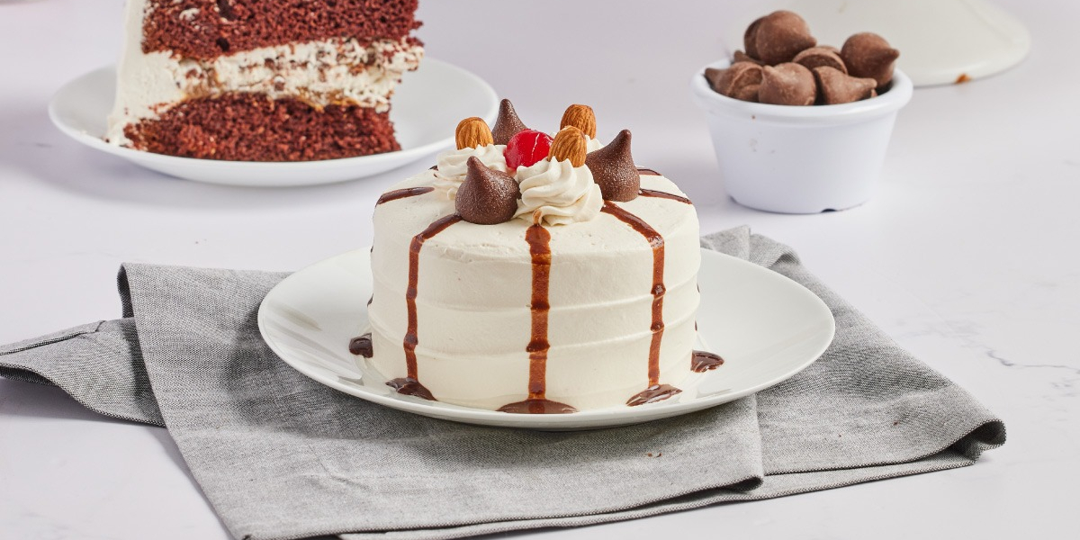 Pastel de Kisses con Almendras